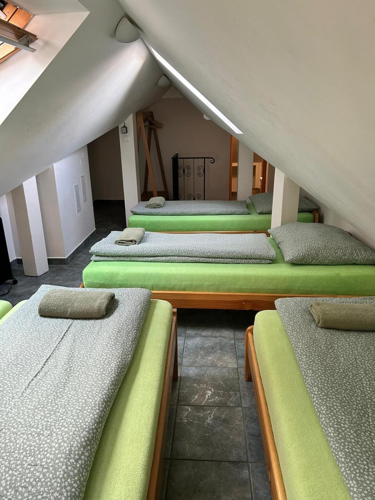 Appartamento Zmrzlinovy Domecek Mikulov Esterno foto